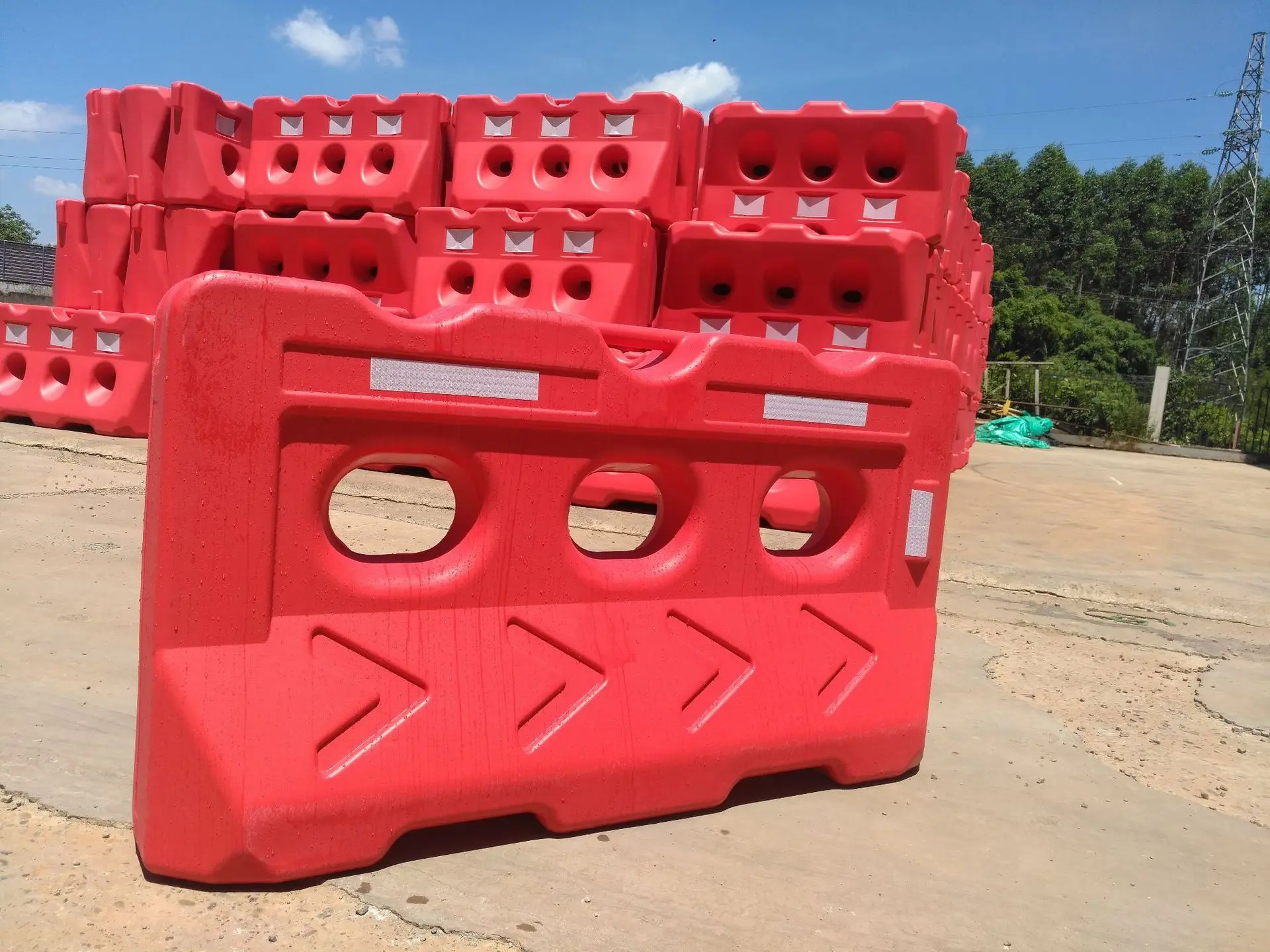 Plastic Cheap Road Safety Barrier High Quality road safety water filled traffic barriers