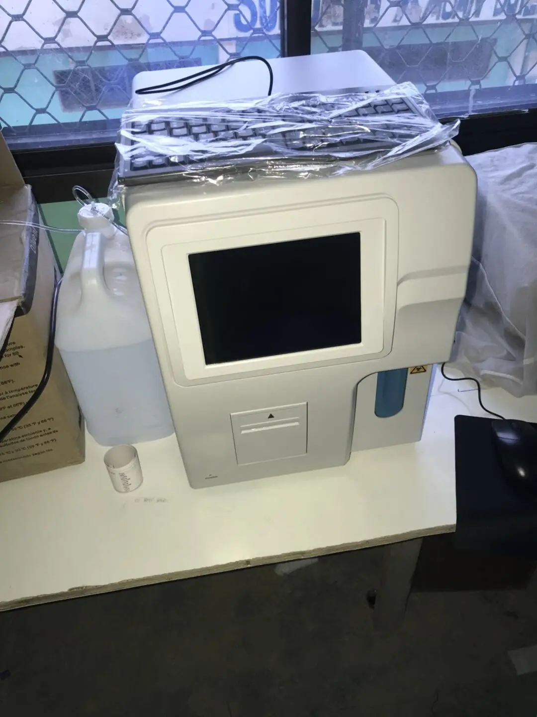 Full auto 3 parts difference hematology analyzer/double channel cbc test machine open to Mindray sysmex reagent system