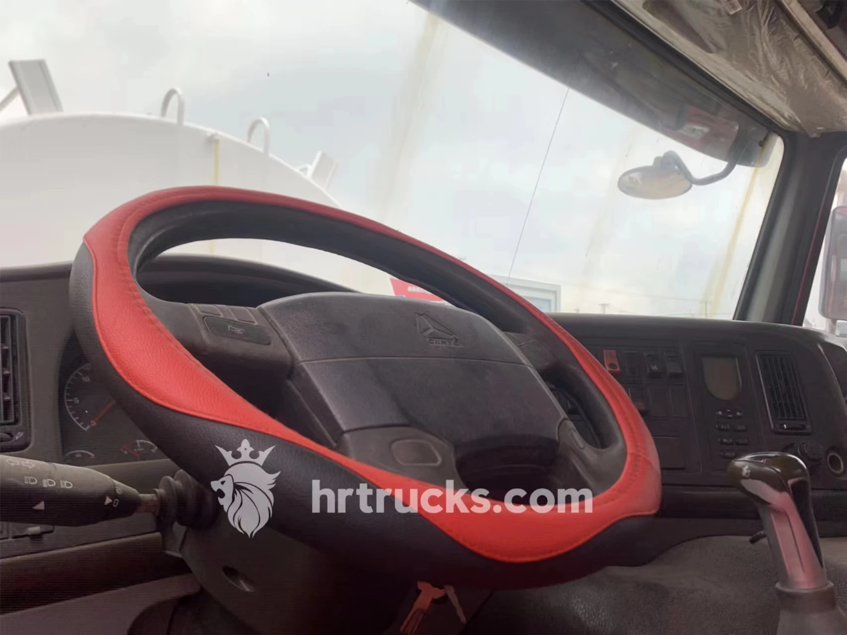 Perfect Quality Efficient Fuel Tank Truck Diesel Tanker Truck Gasoline Tanker Truck for Reliable Petroleum