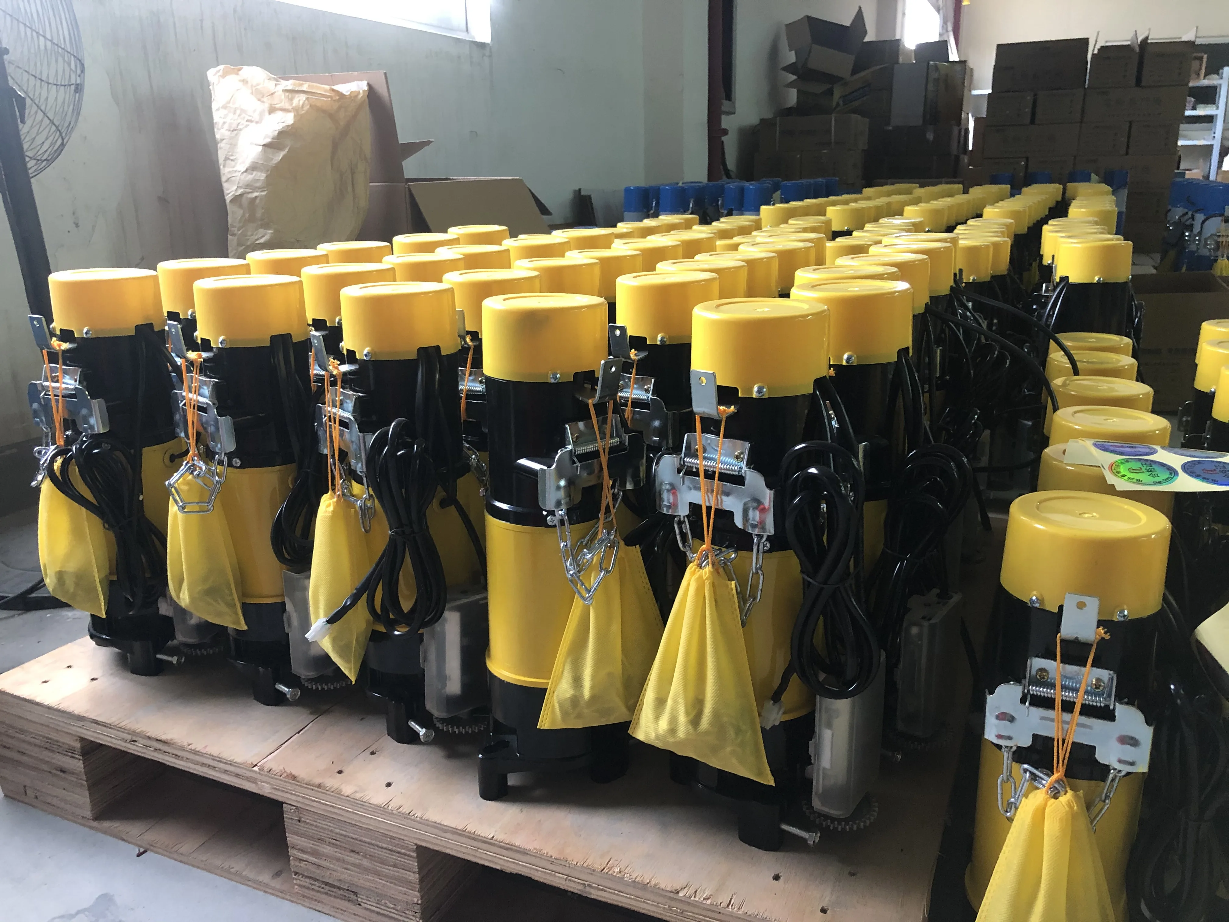 Stable And Safe Remote Control Automatic AC 600KG Electric Rolling Garage Door