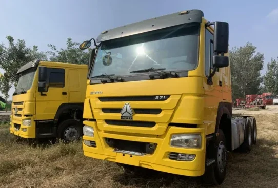 China Favorable Price Sinotruk HOWO 10 Wheels 371/420 HP Tractor Truck