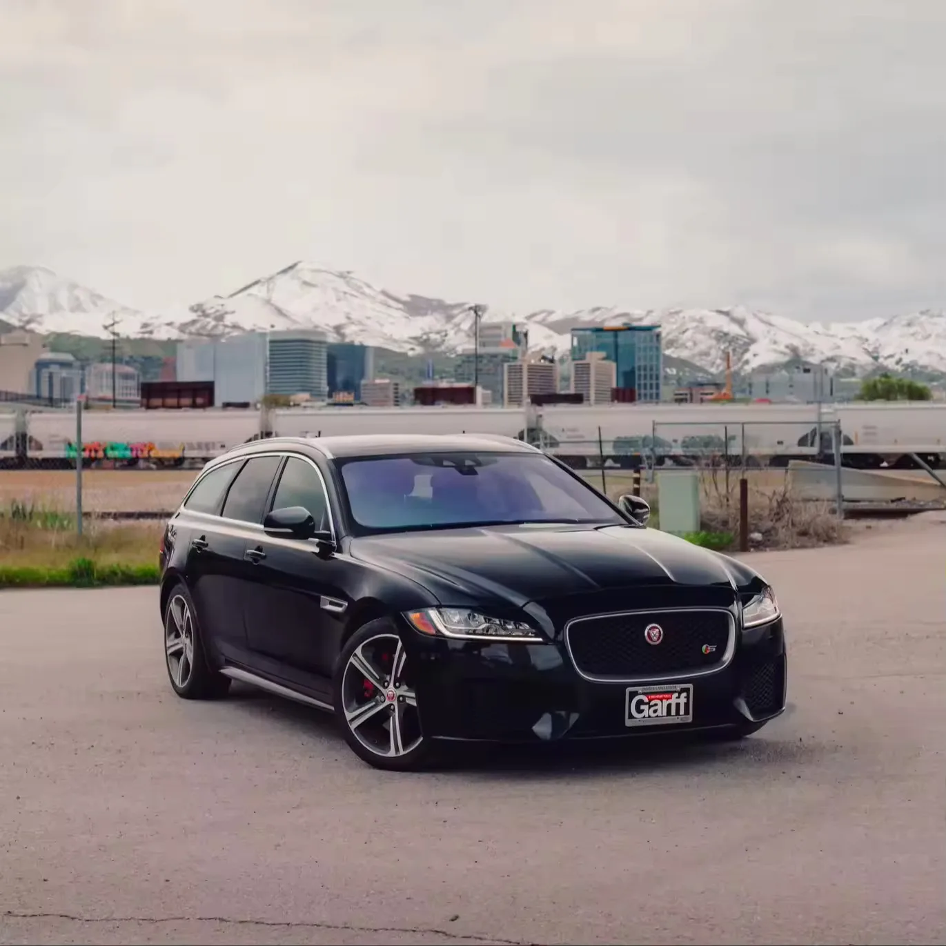Высокопроизводительный 2018 Jaguar XF Sportbrake первый выпуск 380 л.с. с наддувом V6 AWD ультра-редкий Универсал