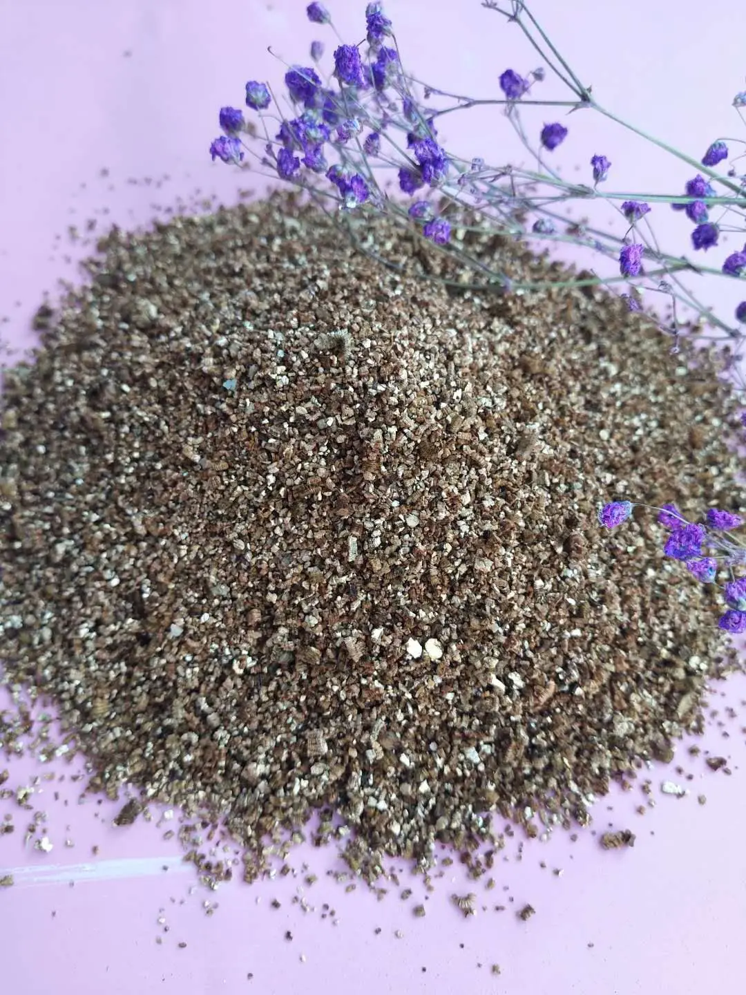 Low Price Guaranteed Quality gardening raw vermiculite from china