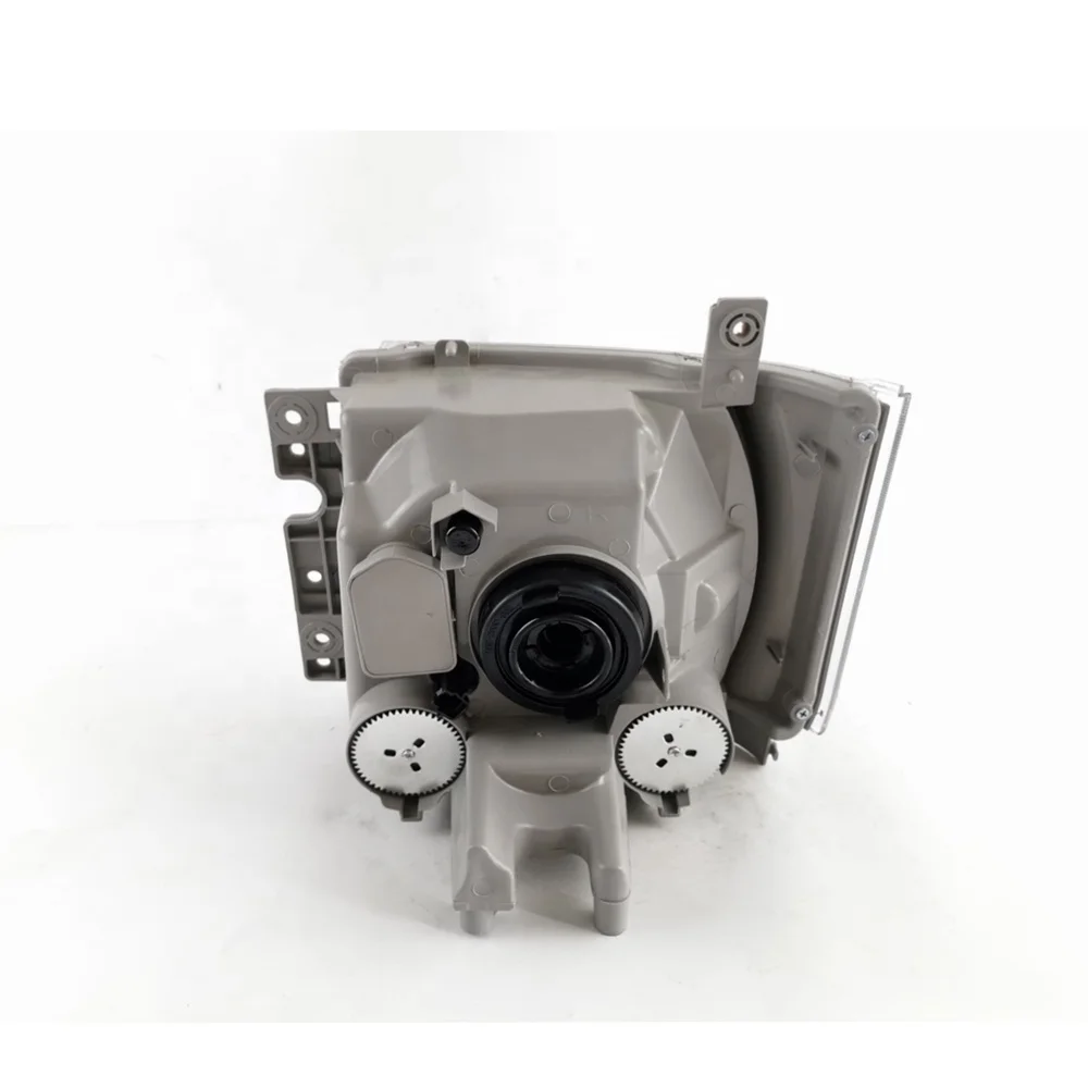 Hot Sale China Factory Japanese Truck Body Parts Head Lamp for Isuzu CYZ