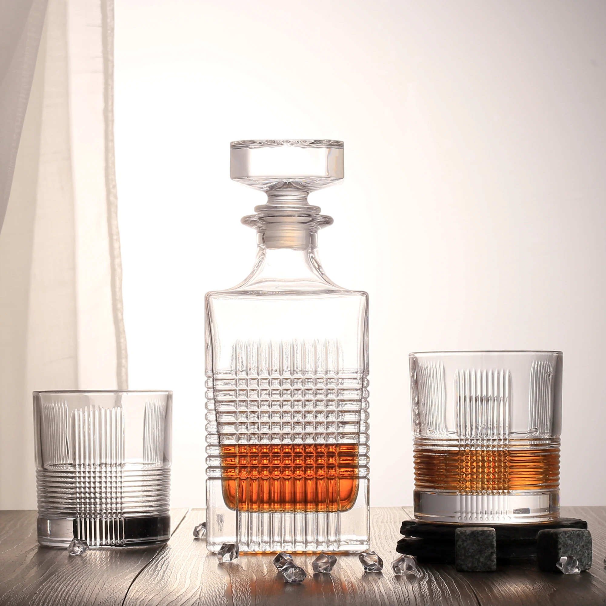 750ml High Quality Lead Free Crystal Glass Decanter With Stopper Lid For Whisky Wine Alcohol Liquor