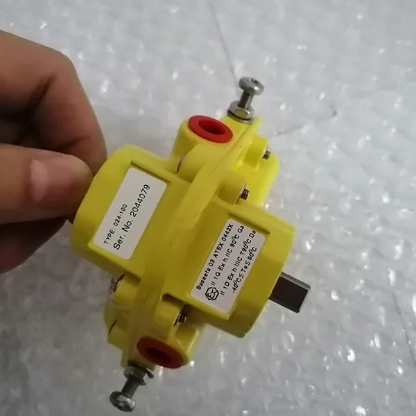 
The British KINETROL pneumatic valve positioner. 024-100 