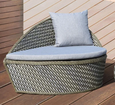 Leisure Patio Wicker Rattan Furniture Table and Heart Shape Chairs Dining Set Outdoor Garden Set