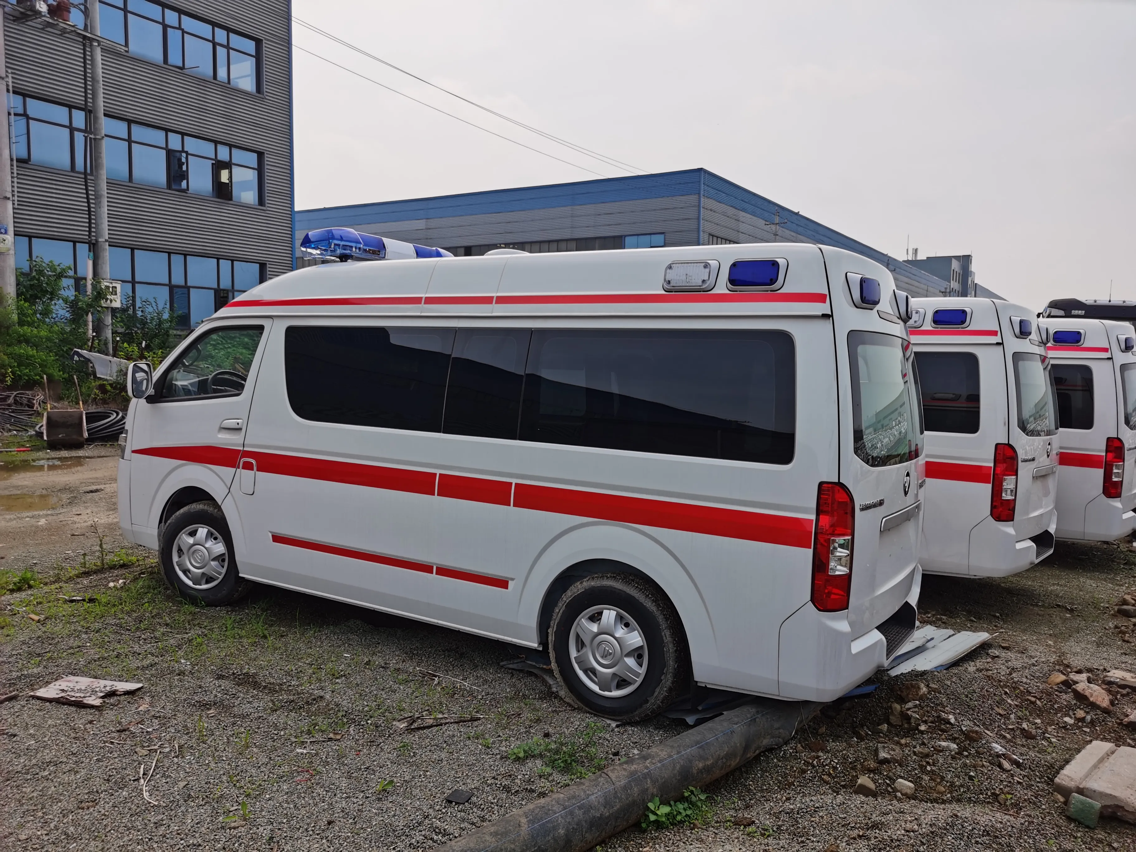 2024 Ambulance Rescue Car Brand New 4x4 Monitoring Hospital Medical Ambulance Vehicle for exporting