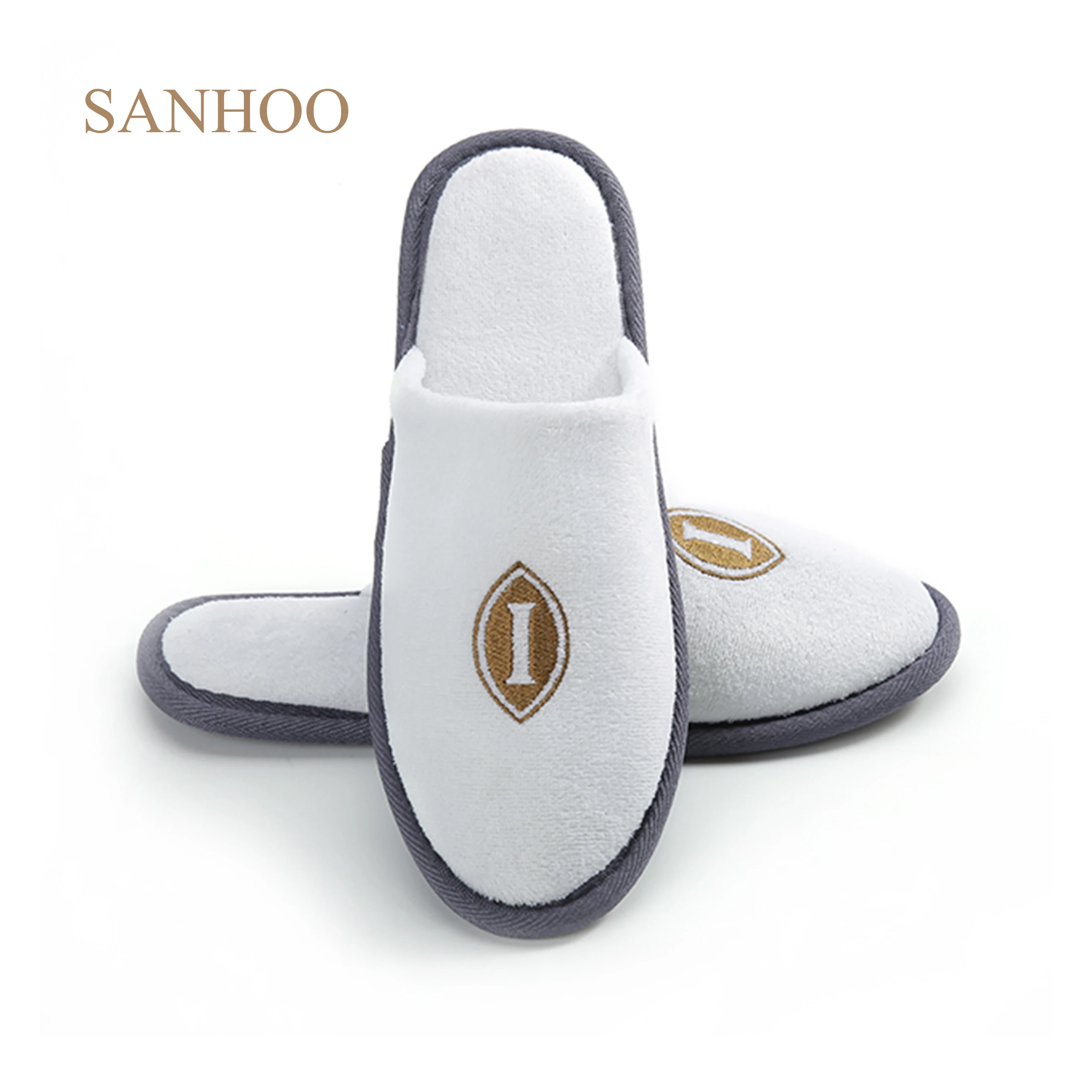 SANHOO Luxury Fluffy Slippers Embroidery Logo Hotel Supplies Slippers Designer EVA Sole Sheet Hotel Slippers