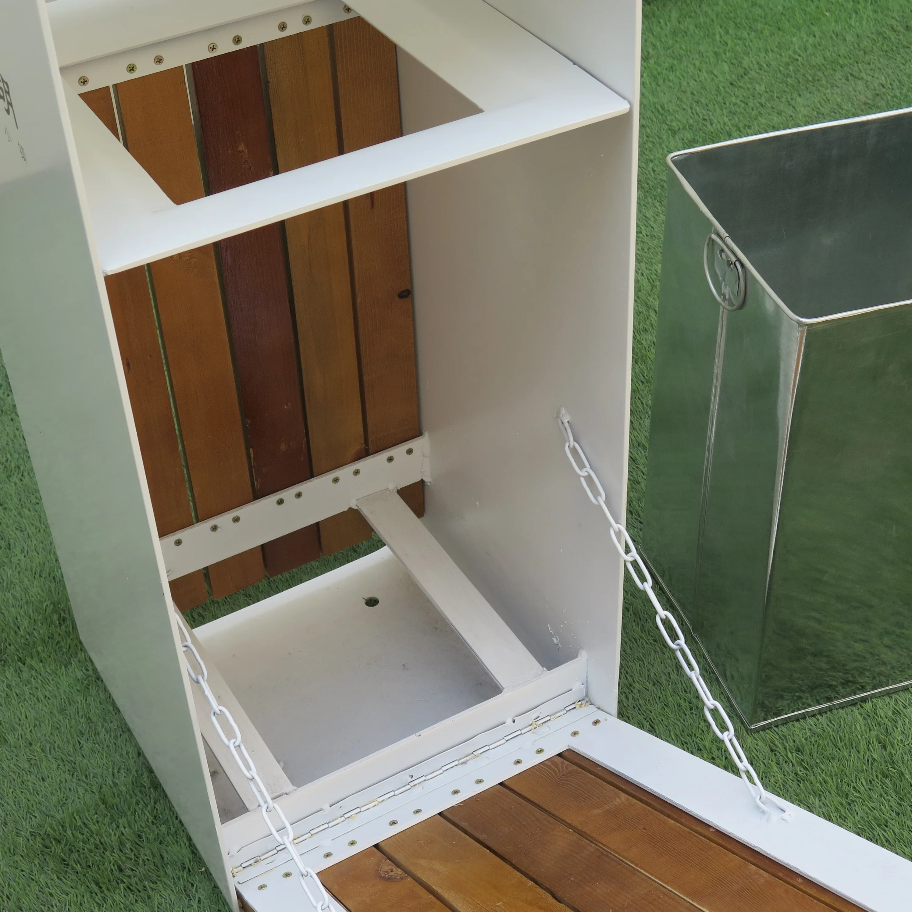 Quality Classified Trash Cans Powder Coated Outdoor Waste Bin Commercial Garbage Can With Ashtray