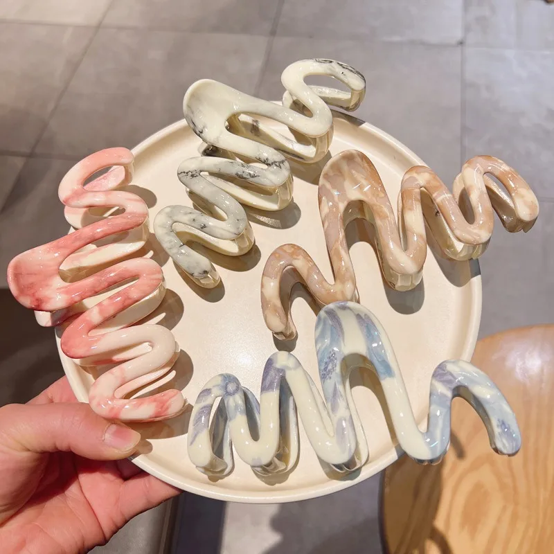 Hot Sales 13CM Iridescent Wave Shape Lacquer Acrylic Hair  Claw Clips Girl Fashion Hair Accessories