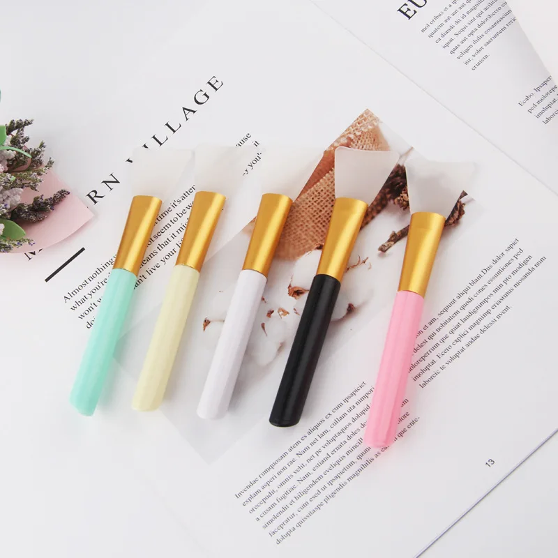 New design Portable Facial Cleansing Brush Silicone Face Mask Cleaning Brush