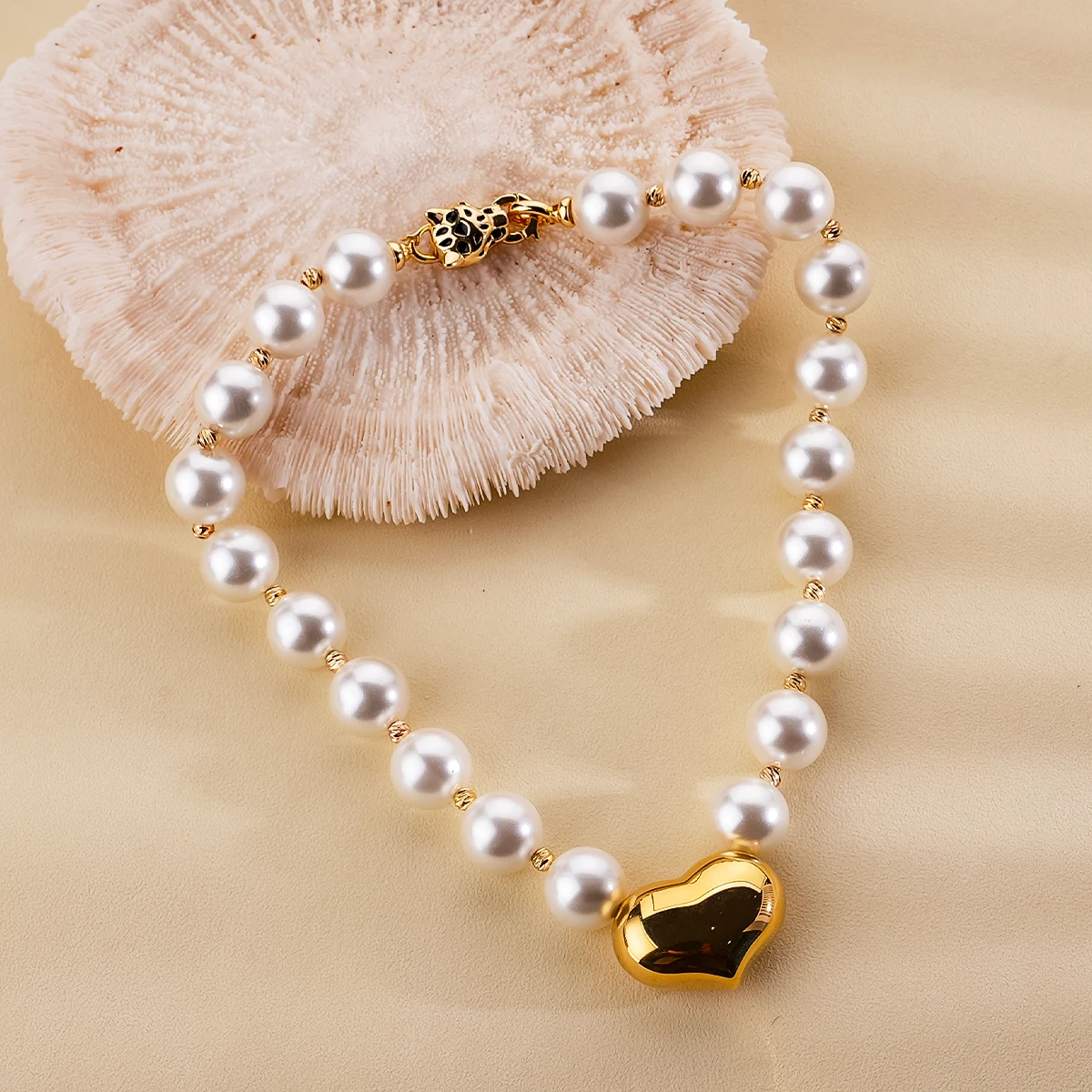 Luxury 18K Gold Plated Leopard Lariat Heart Charms Imitation Pearl Pendant Necklace Jewelry For Women
