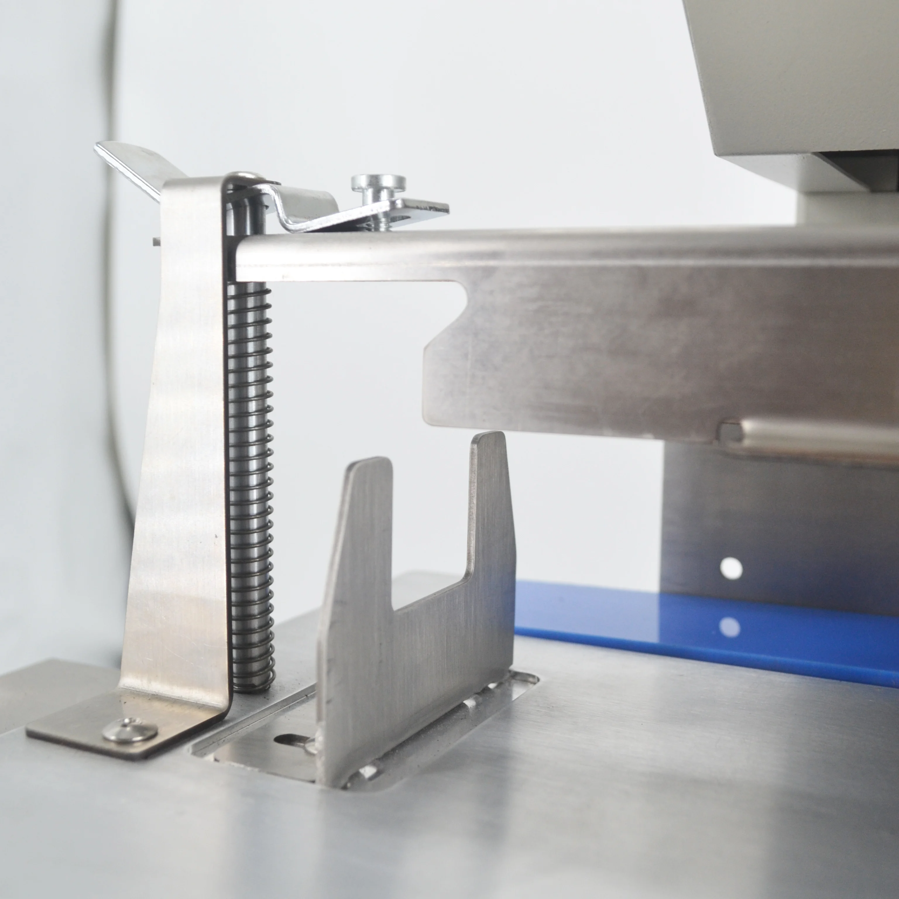 U-NC500  program-control paper hole puncher CNC intelligent paper punching machine