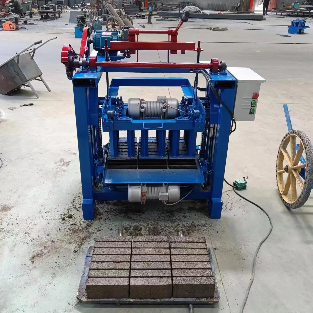 Small Industrial Sand Hollow Block Making Machine in Africa and Mud Concrete Soil Cement Brick