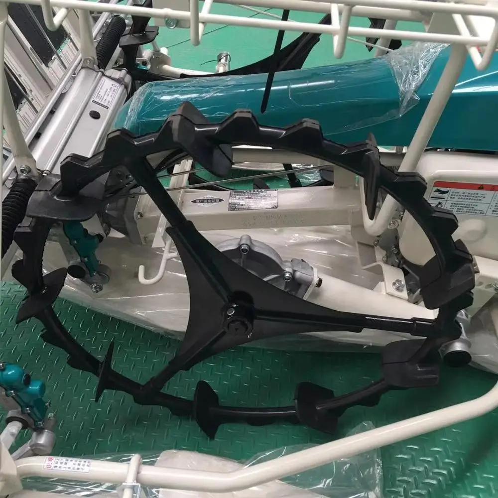 Rice seedling transplanting machine