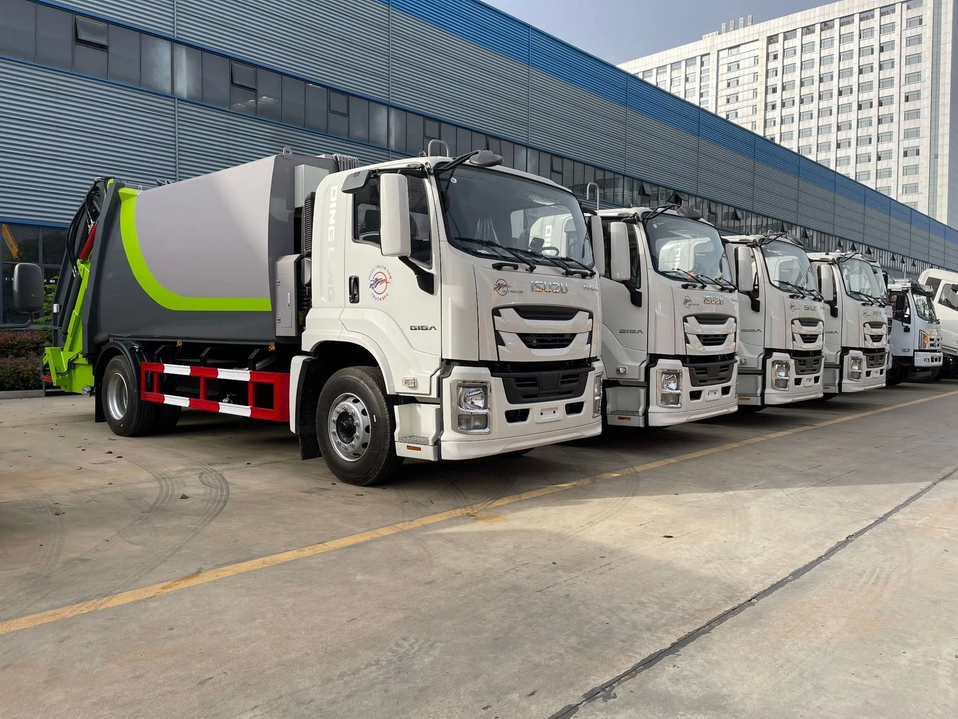 ISUZU 4*2 compacted garbage truck High quality shacman 14 ton compactor garbage truck price