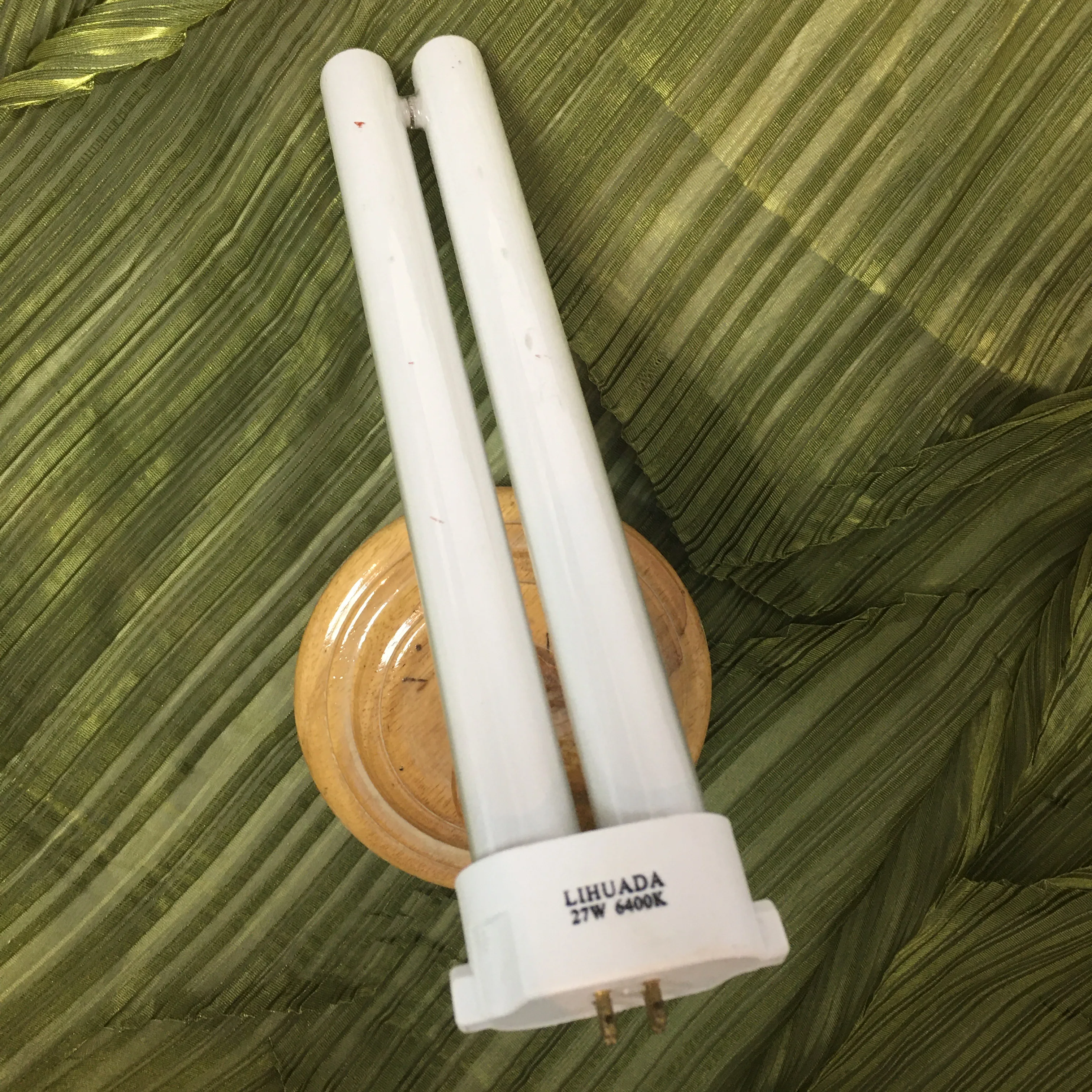 High-End Technology Manufacturing 220V Long Service Life 13W Square Four-Pin Corrosion Resistant Fluorescent Lamp