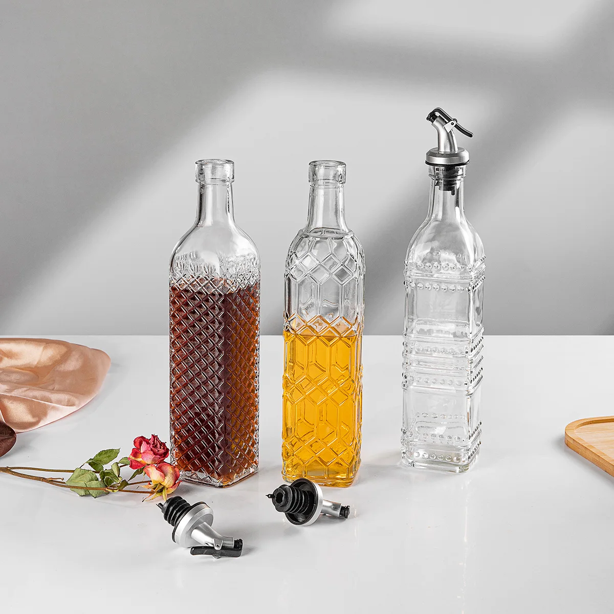 JINGHUANG Glass Kitchenware Oil & Vinegar Cruet Glass with Pourers and Funnel Olive Oil Dispenser Bottle for Kitchen
