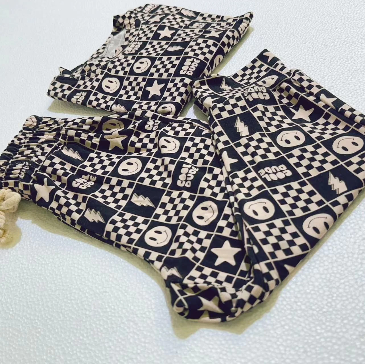 Wholesale Bamboo Fabric Plaid Smile Long Sleeve Jogger Outfit Drawstring 2 Piece Toddler Boys Clothing Sets