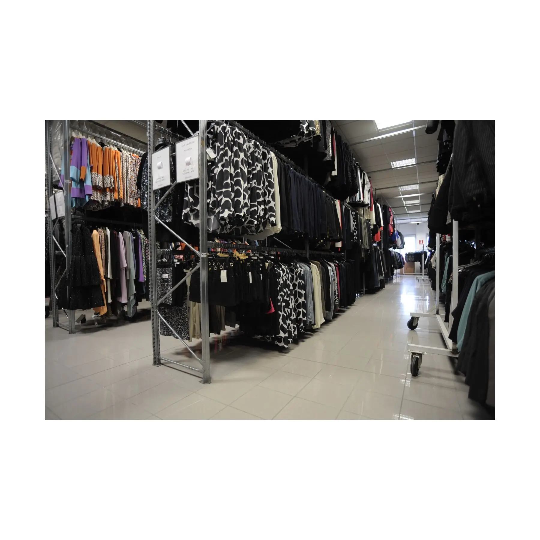 Premium DIESEL Mens Coat - Enhanced with Modern Zipper Details - The Ideal Choice for Urban Adventurers