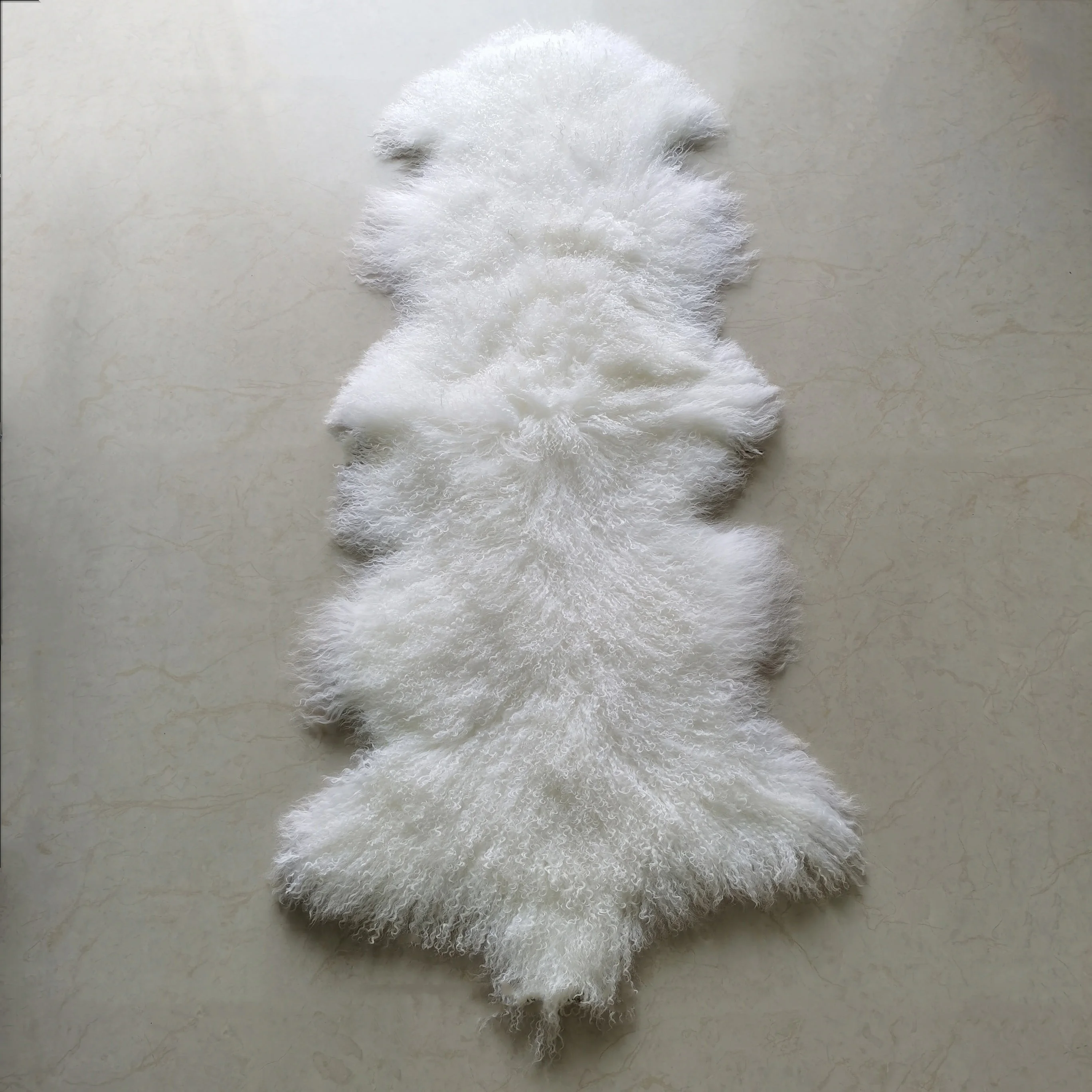 Promotion Long Pile Pelt Real Mongolian Lambskin Fluffy Fur Rug Tibetan Sheep Fur Carpet 2P Natural Curly Fur Mat