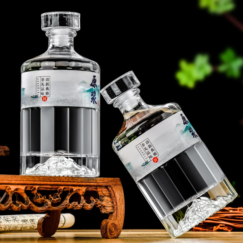 High Quality Glass Whiskey Bottle 500 ml Wine Bottles Glass Whisky Bottle With Cork