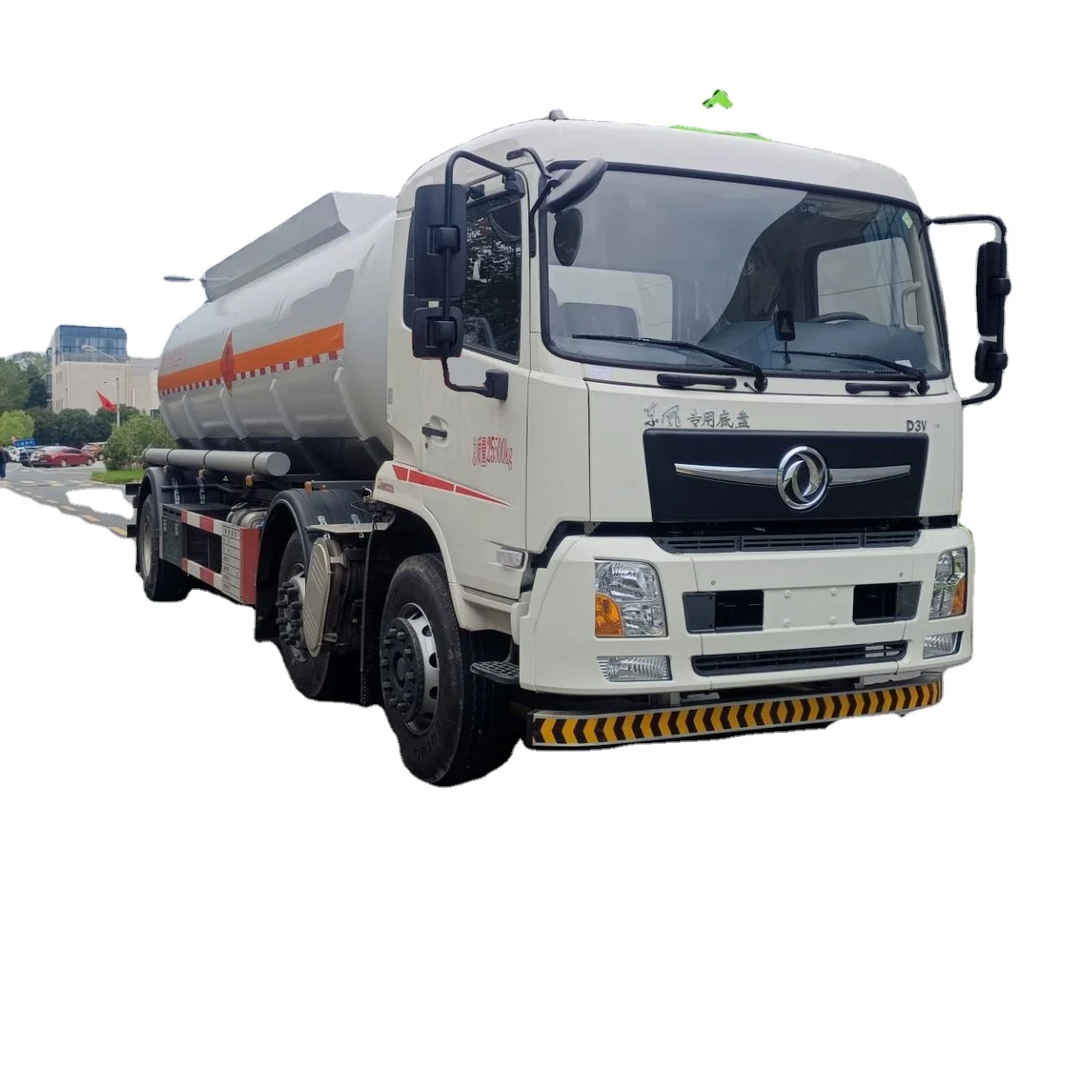 Автоцистерна с легковоспламеняющейся жидкостью