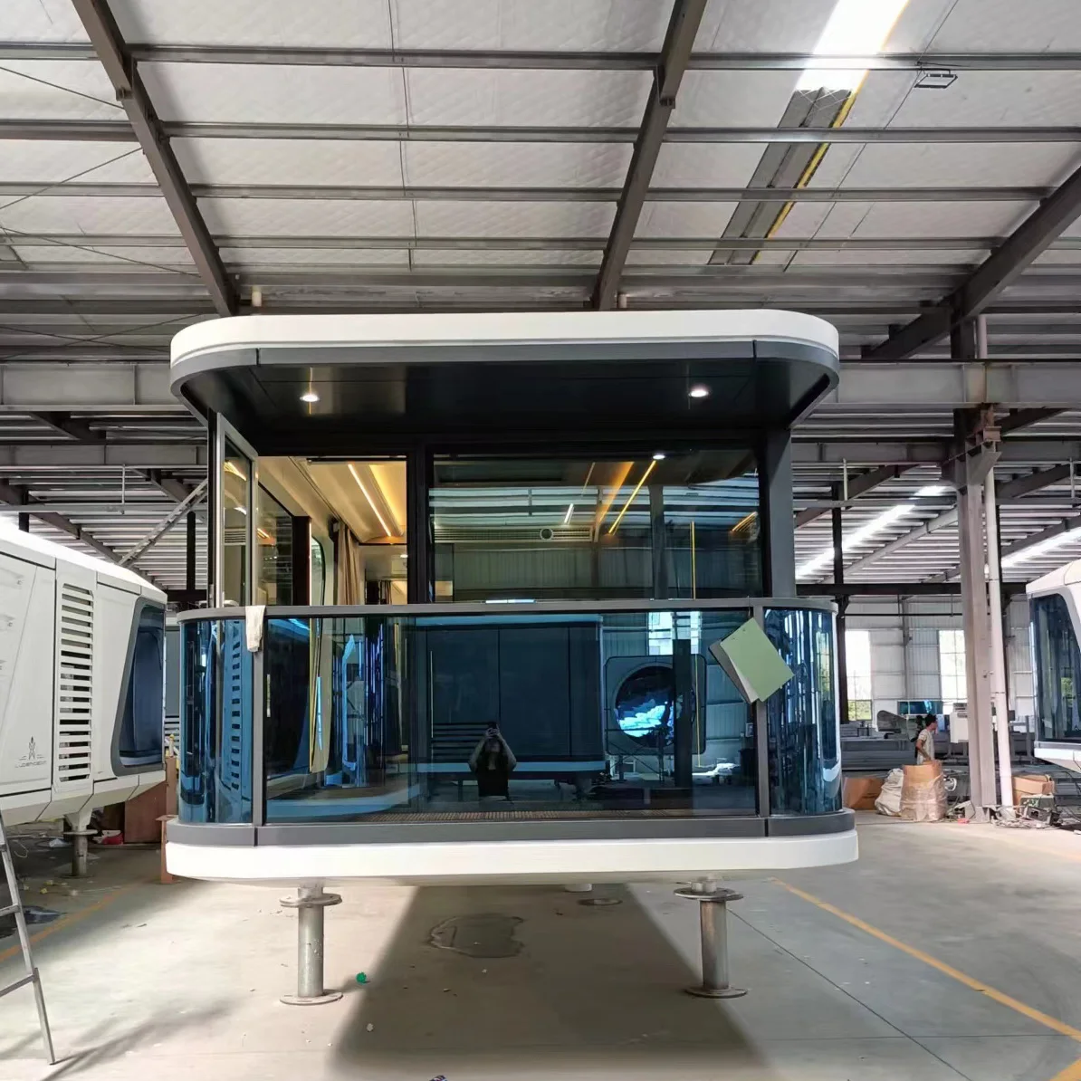 Mobile house Party Tent  Outdoor Bar prefab  Office Pod container  house Moving Head Space Capsule House