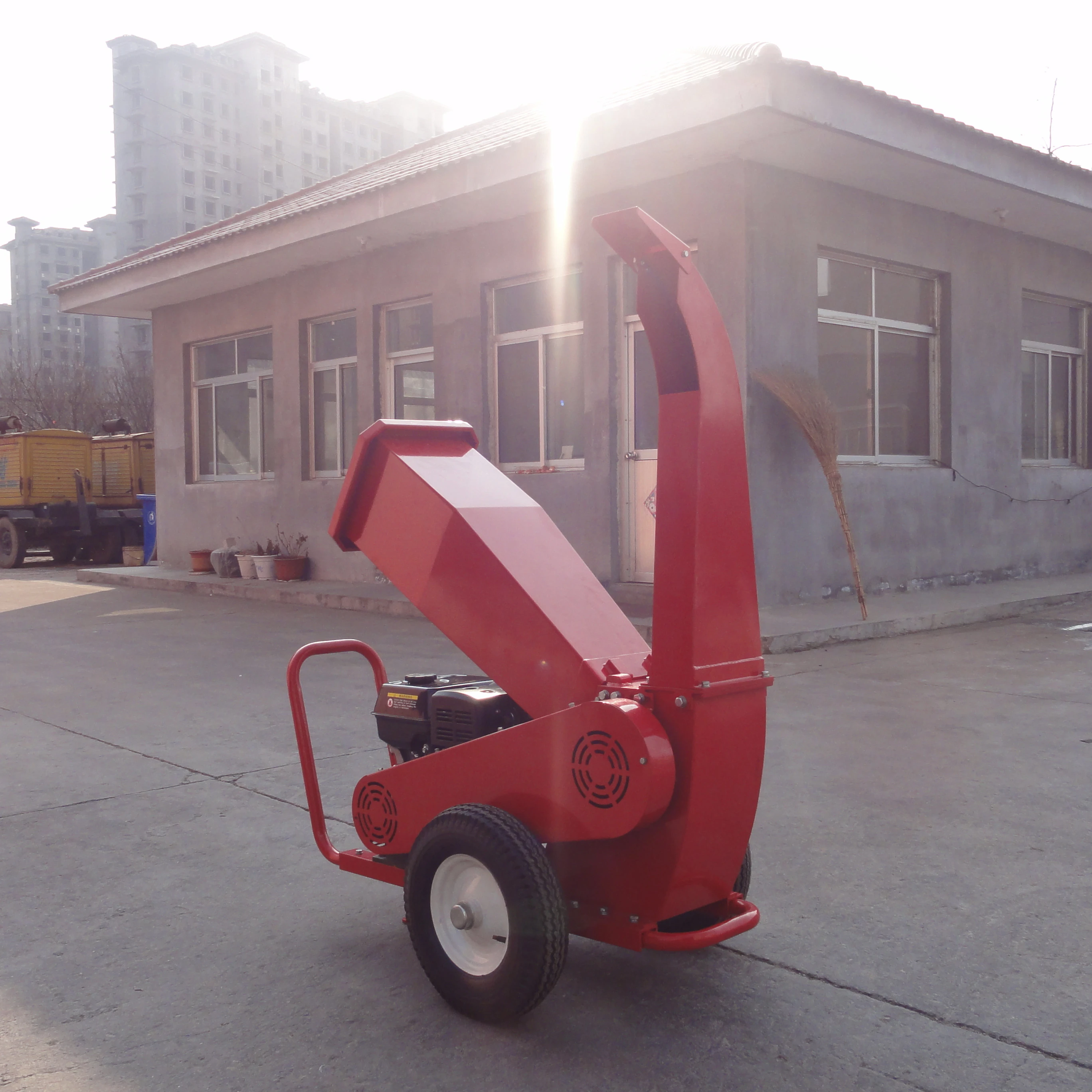 China Supplier Factory Price Wood Chipper Machine Sawdust Making Pulverizer Shredder Manual Petrol Power Source Engine Gasoline