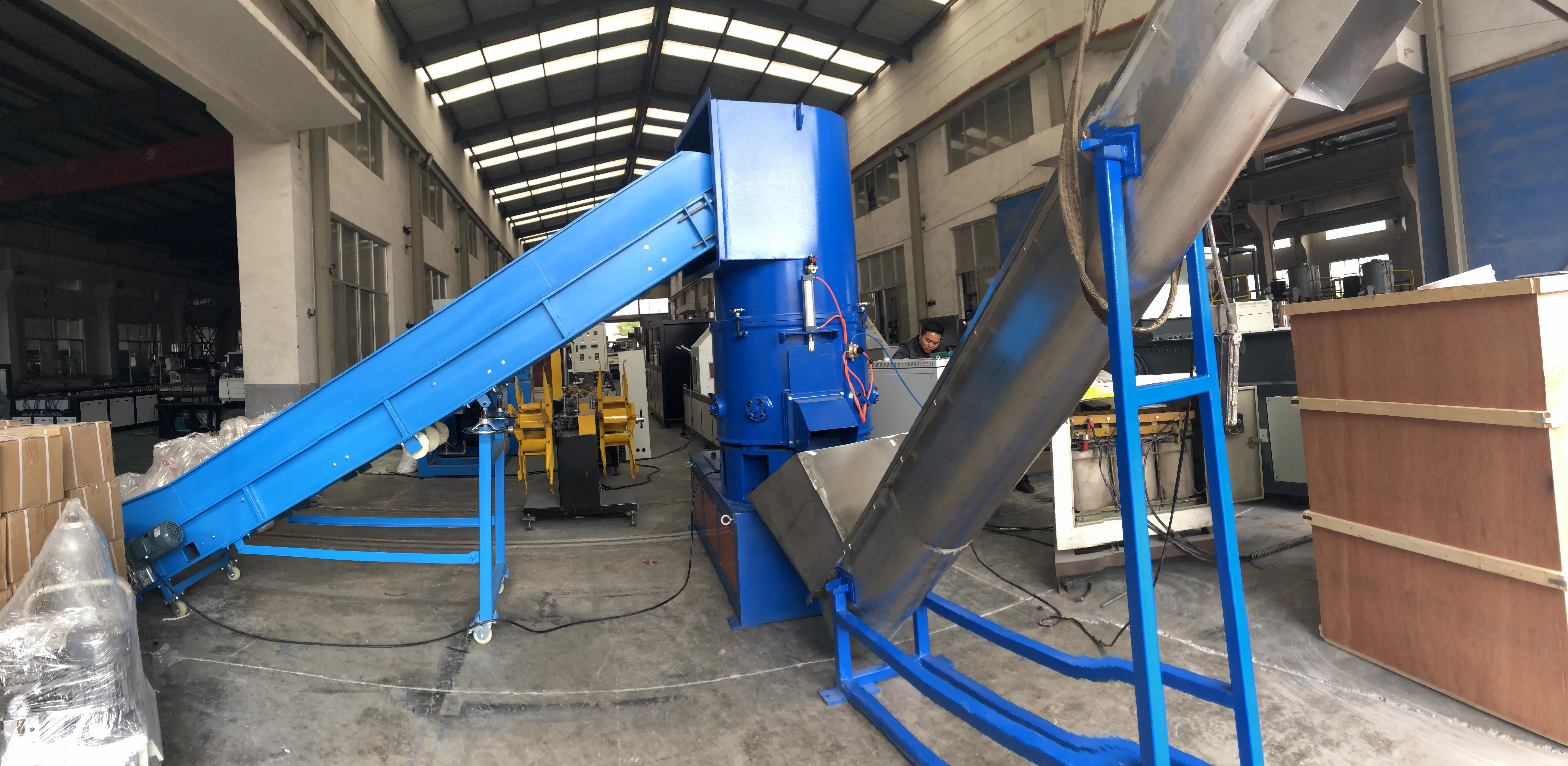 Полиэтиленовый пластиковый пленочный агломератор