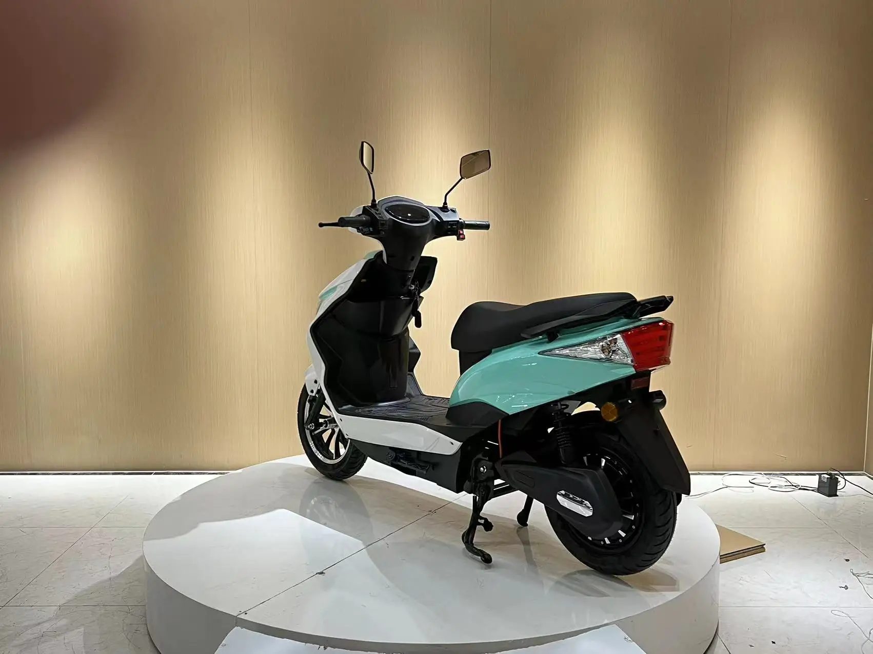 VIMODE Long Range Electric Scooters High Power 1500w 72v Adult Electric Motorcycle