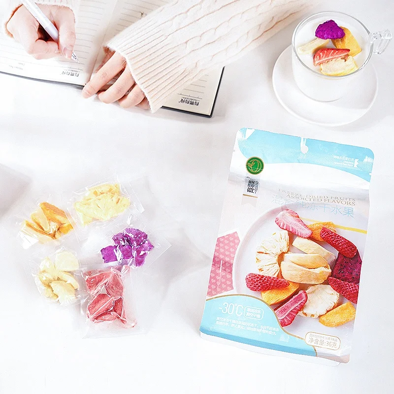 Healthy  Fruit Snack Natural Organic Dry Strawberry Durian Mango Pieapple  Dragonfruit Slice  Freeze Dried Fruit