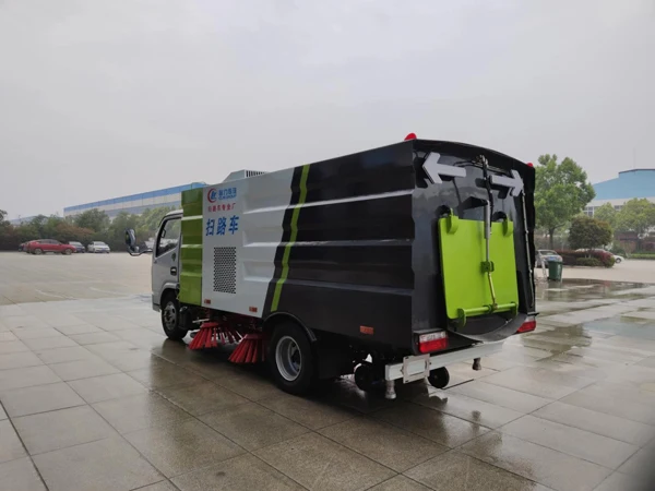 Dongfeng RHD Truck Mounted Sweepers With Water Sprinklers