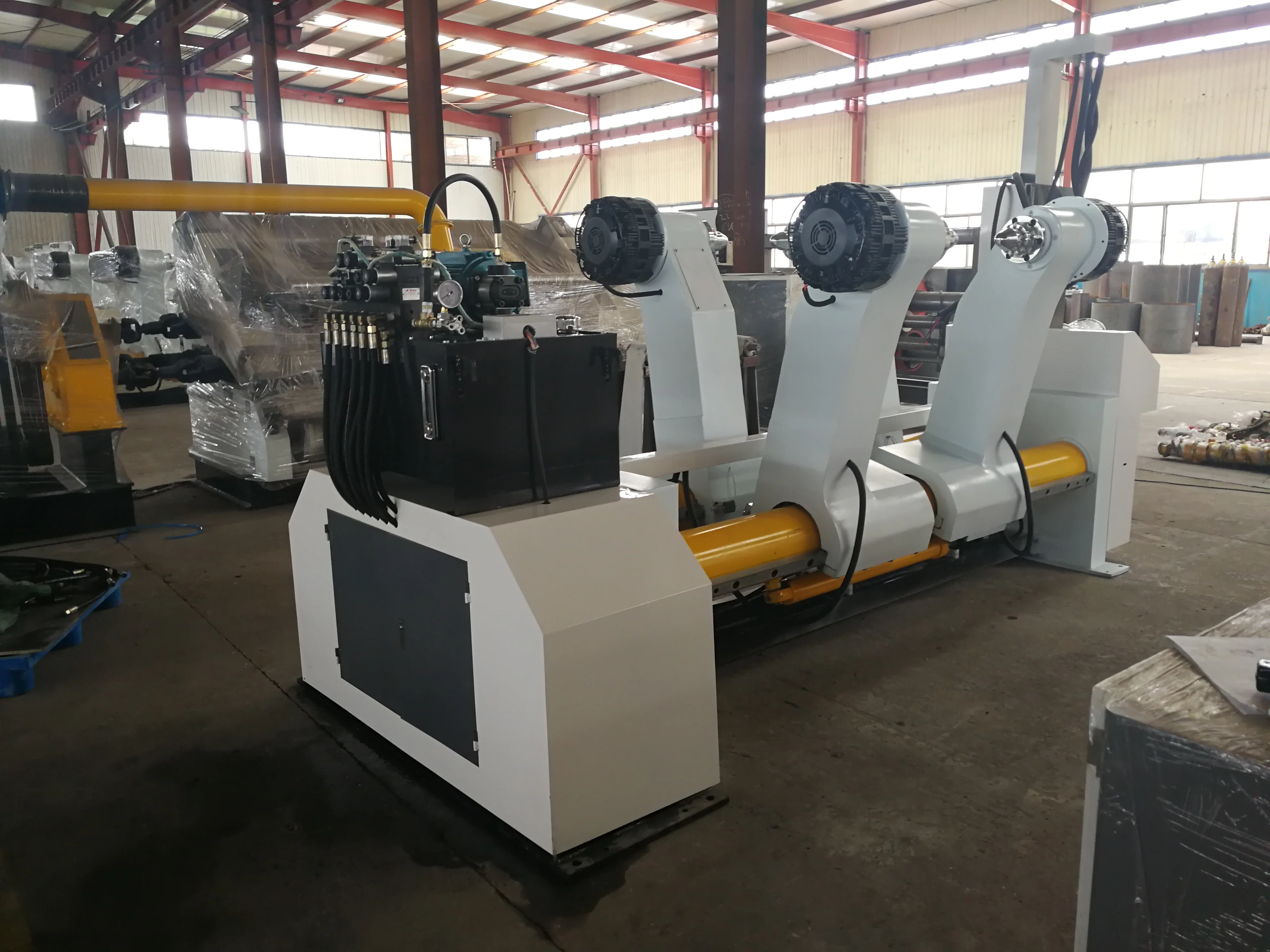 1400 - 1800 mm Width Reel Paper Shaftless Hydraulic Mill Roll Stand For 3 5 7 Layer Paperboard Production Line