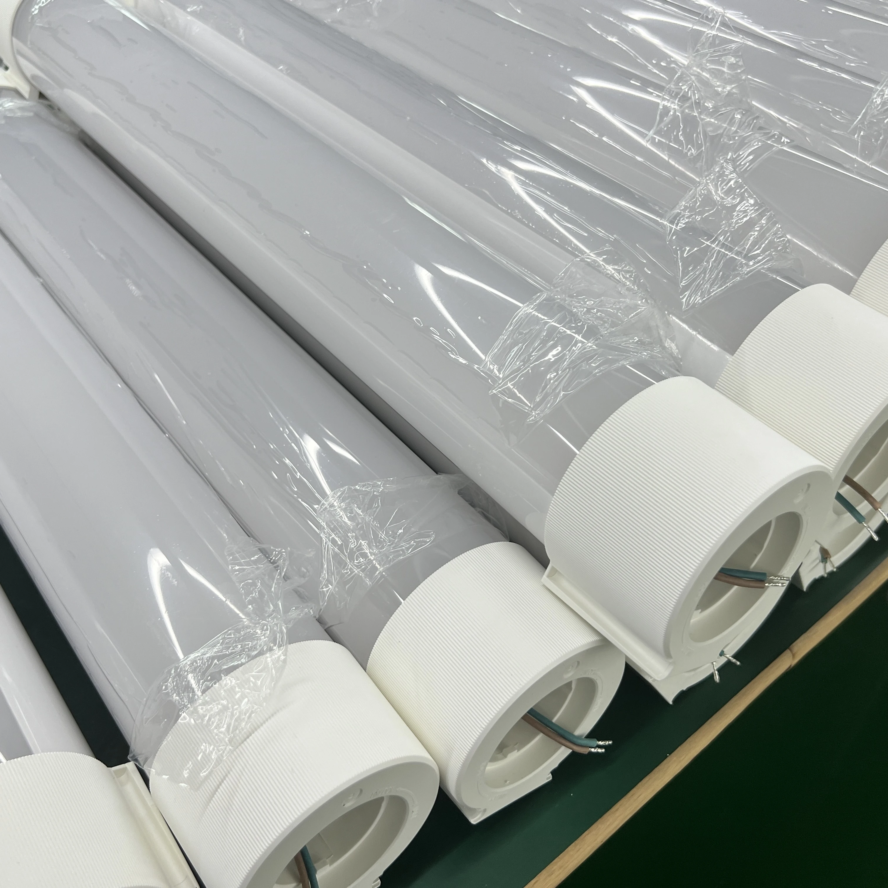 Emergency 3 hours LED tube light LED emergency backup lighting kit IP66 LED Vapor Tight Garage Light Fixture 5000K Daylight