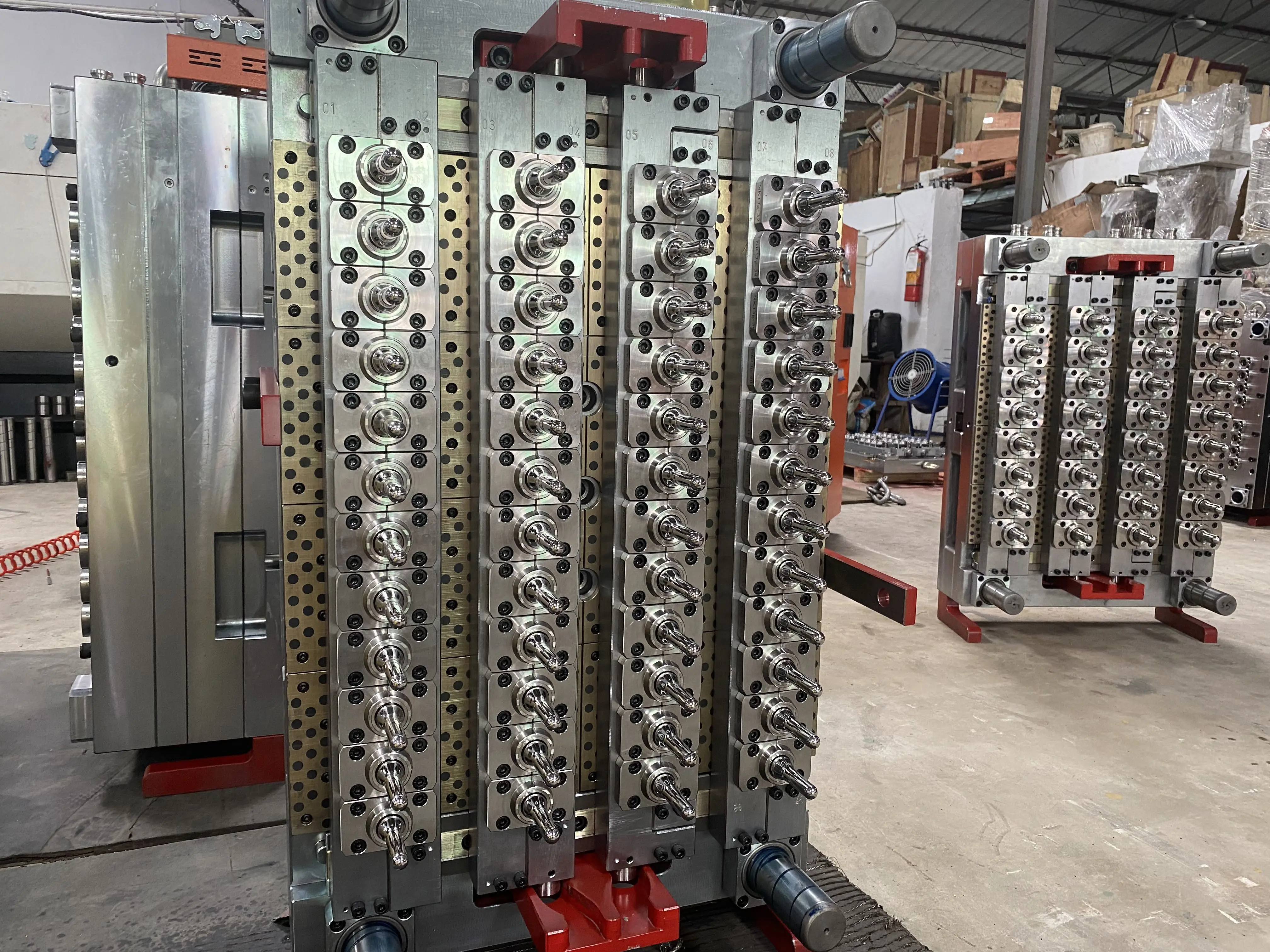 Customizable PET Water Bottle Mold,Wide-Mouthed Preform Mould JAR Bottle Mold Manufacturer in China