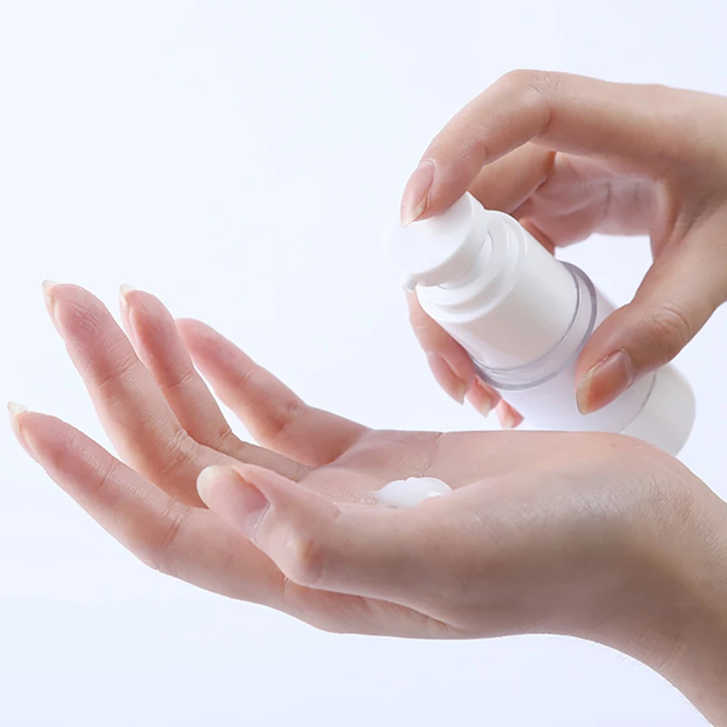 Portable 15ml 30ml 50ml 80ml 100ml AS Lotion Luxury White Serum Airless Spray Bottle Silver Jar Airless Pump Bottle For Travel