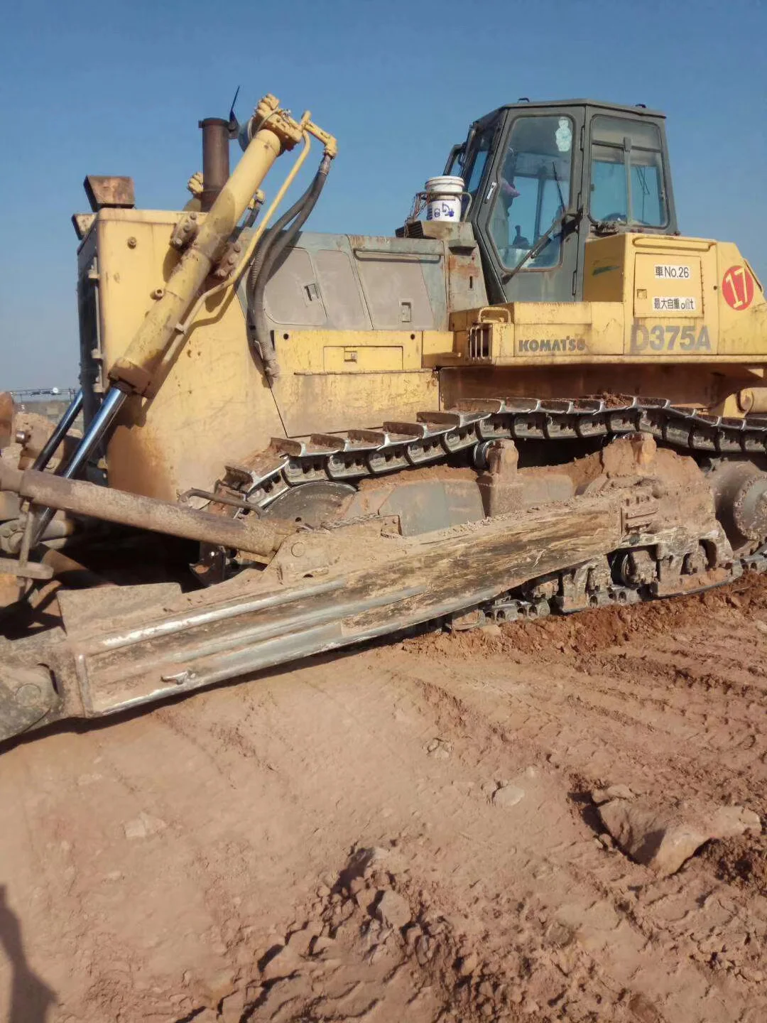 original Japan used Komatsu D375A bulldozer Engine Pump Technical Sales Hydraulic Video Energy