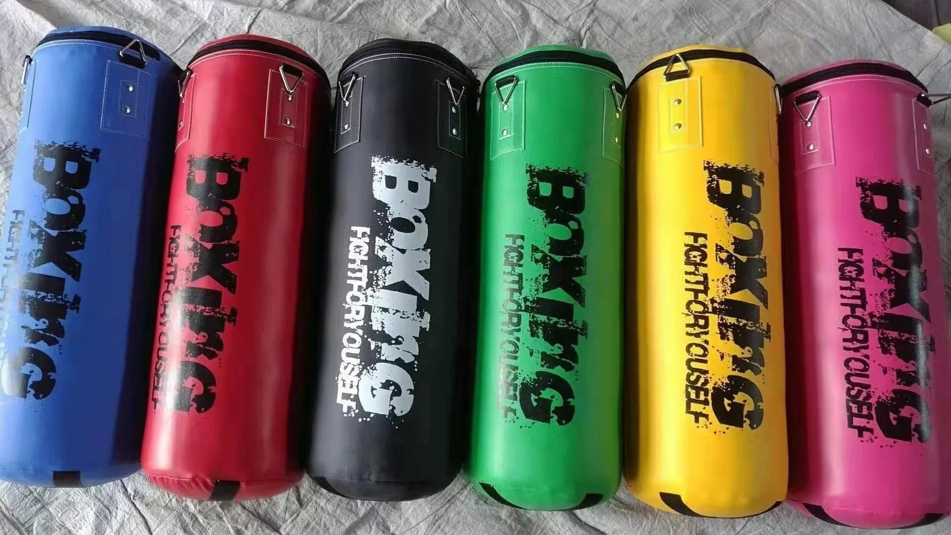 Sac De Boxe Custom Punch Sand Gym Bags Stand Man Leather Heavy Boxing Punching Bag Fitness Black Red COW PVC Training ITEM Color