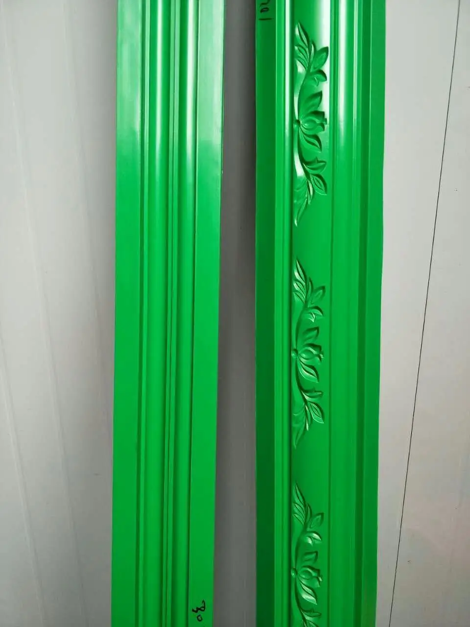 Gypsum plaster mouldings silicon  fiberglass  cornice plaster moulds for sale