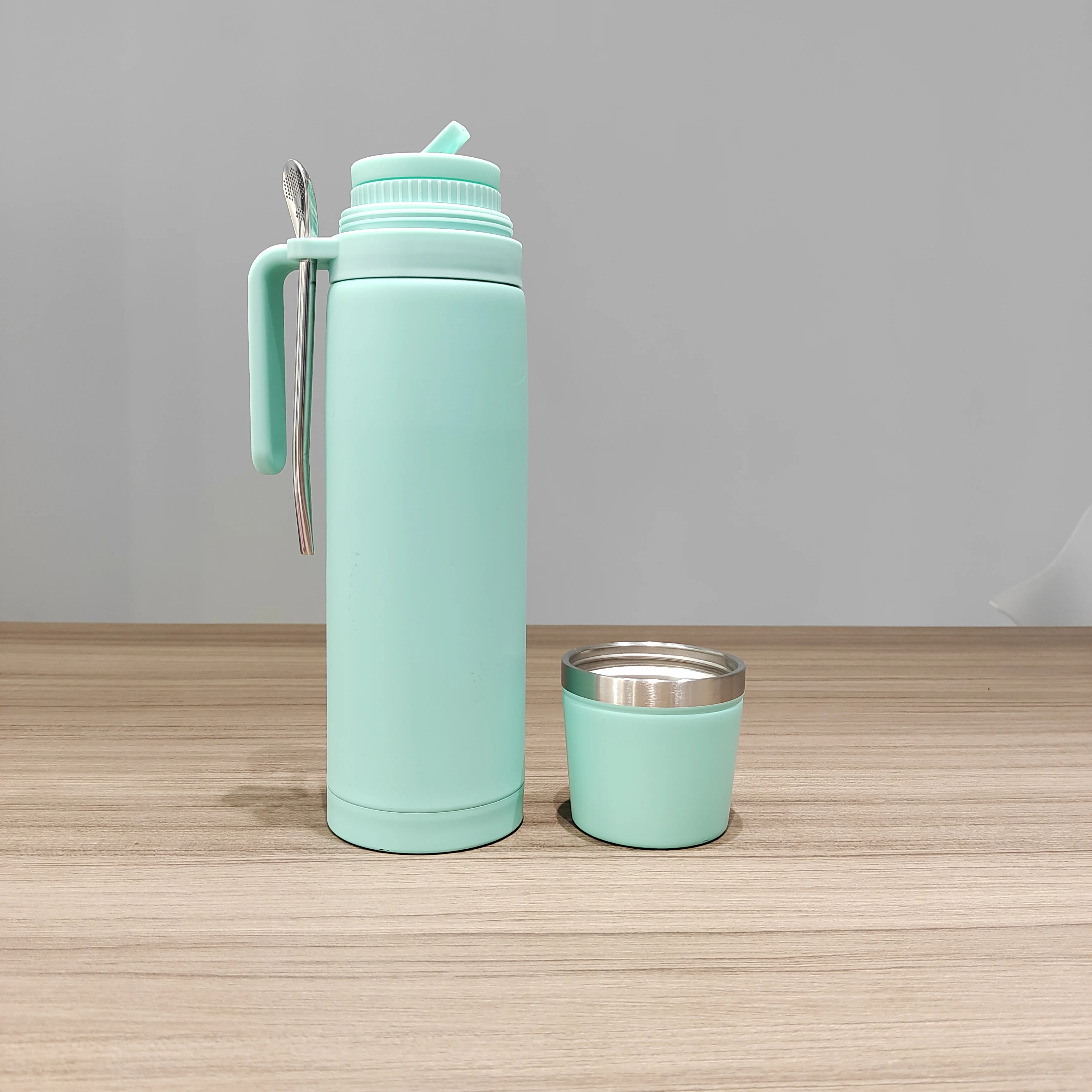 Newest development 1.0L two-in-one mate thermos Vacuum insulated Yerba mate thermos bottle with SS mate cup lid and bombilla
