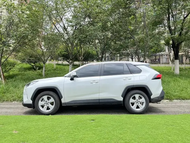 Предоплата использованный 2022 Toyota R-AV4 гибридный внедорожник новый автомобиль с левым рулевым кожаным сиденьем задняя камера фирменная модель внедорожника