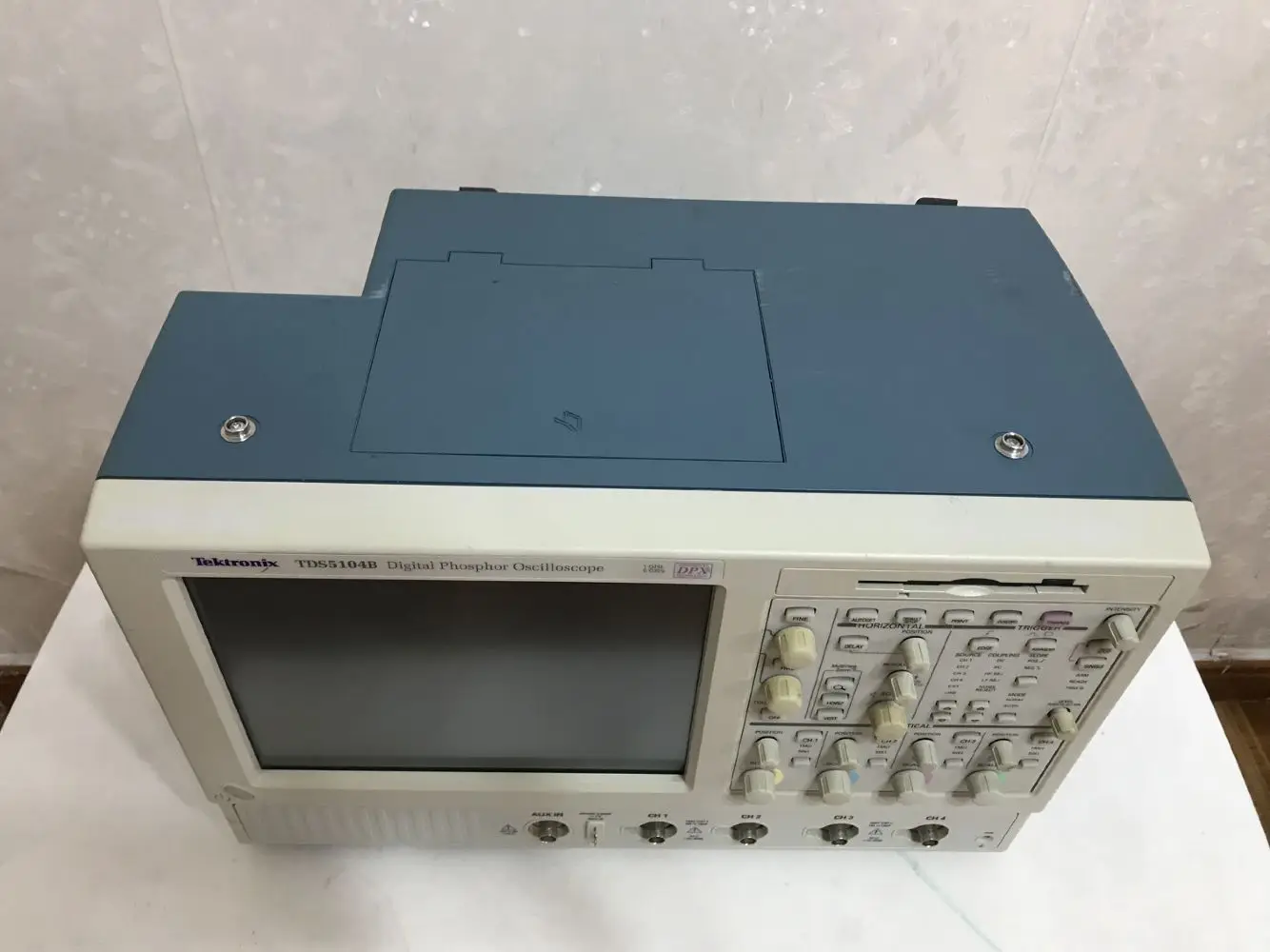 Tektronix TDS5104B Digital Phosphor Oscilloscope 1GHz 5GS/s