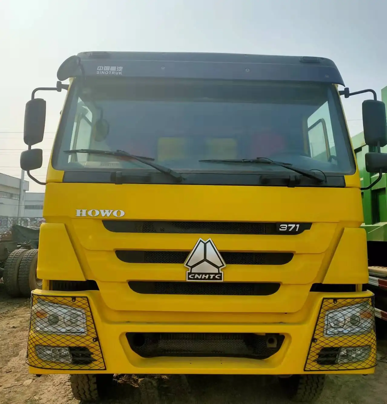 SINOTRUK HOWO 8x4 Used Dump Truck 12 Wheeler 30 Cubic Meters Loading Construction Transportation Heavy Tipper Truck
