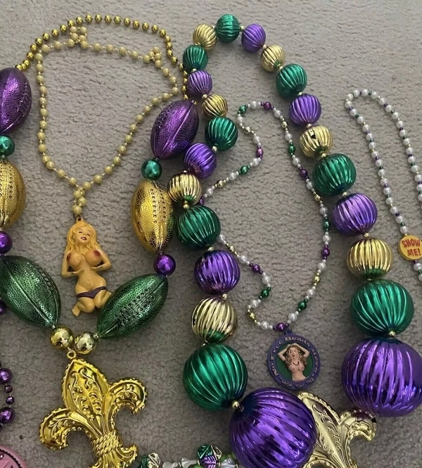 Mardi gras Бисер ожерелья и бусины mardi черный золотой пластиковый карнавальный дизайн