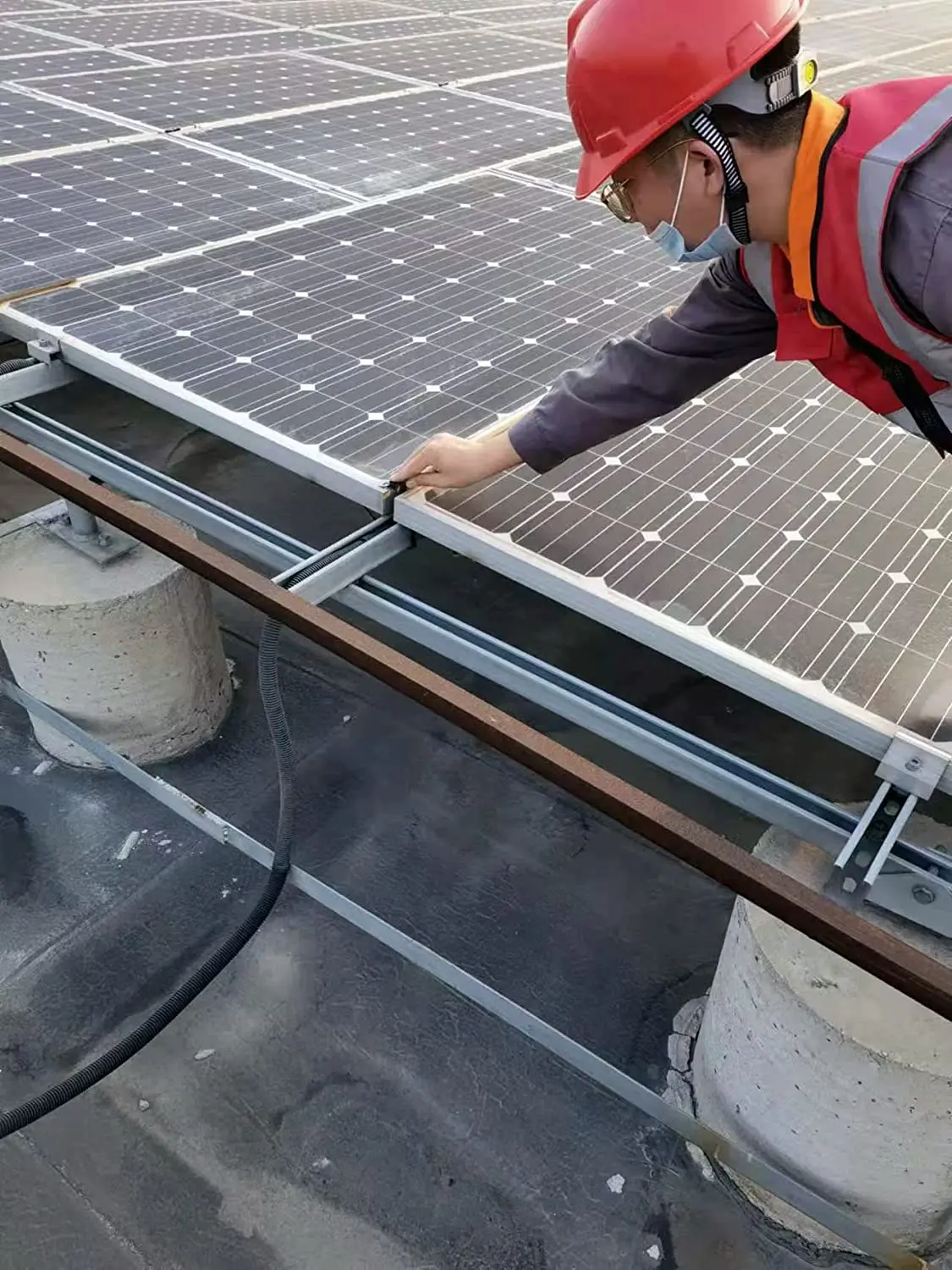 Factory Customized High-quality 30mm 35mm 40mm Solar Water Guide Clip Automatic Solar Panel Drain Clip