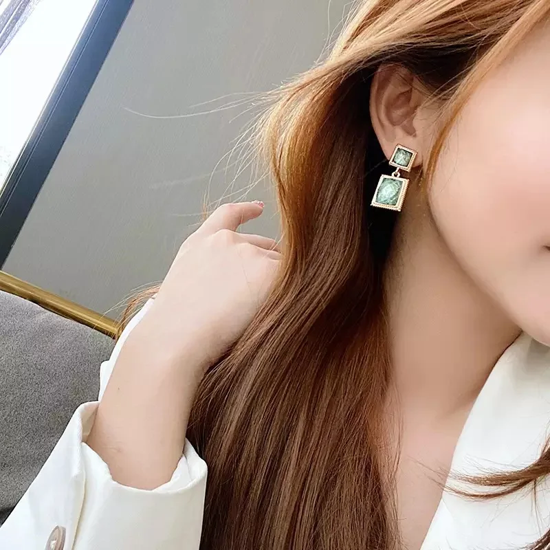 Hot Sale 2021 Trendy Retro Bling Geometric Square Bling Crystal Resin Stud Earrings Green Stone Ear Clips for Women and Girls