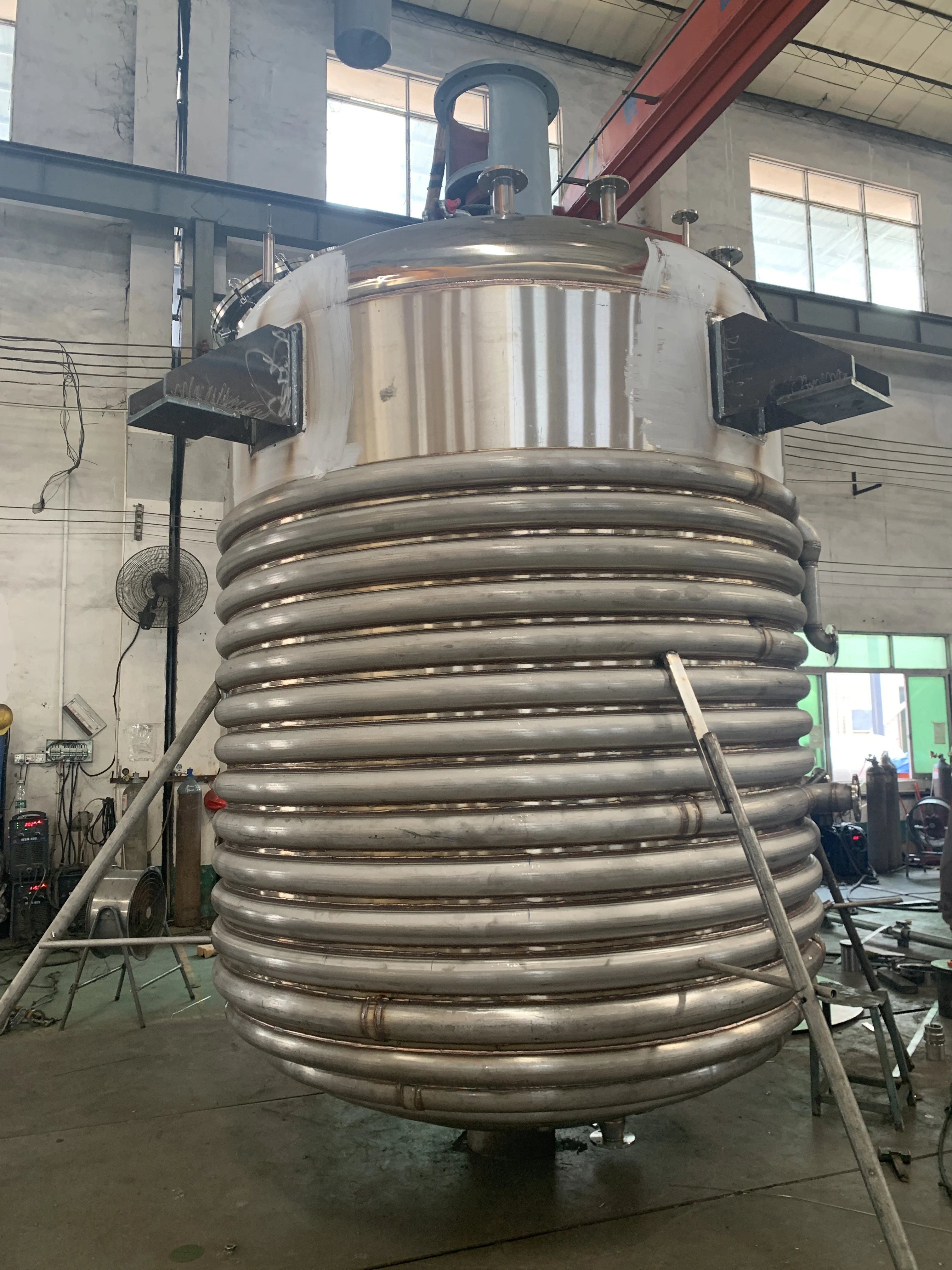 Achieve heating and cooling in one reactor with double coil design