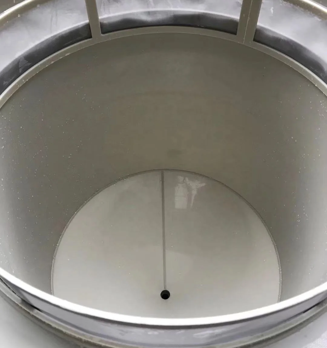 fish egg incubation tank